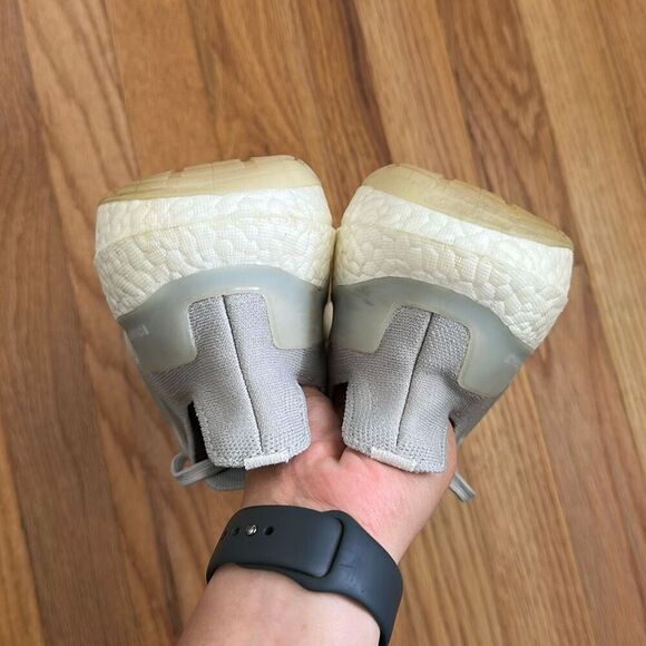 Adidas Ultraboost 22 Gray White Sneakers Women’s Size 8 - Picture 5 of 12